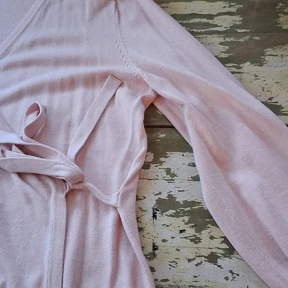 Isaac Mizrahi Soft Pink Wrap Cardigan with Scallop Hem - Picture 4 of 10